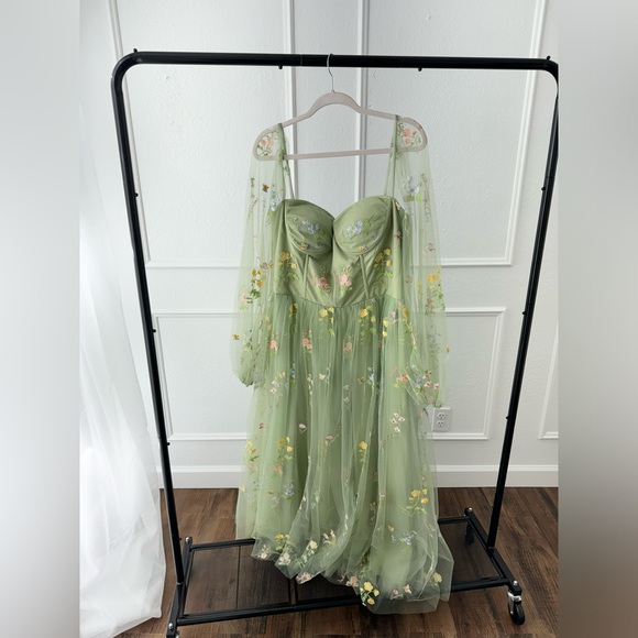 Kiss Prom Floral Gown - Picture 3 of 4